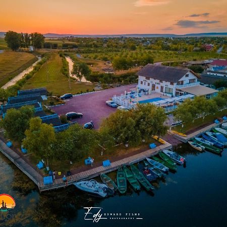 ホテル Casa Pescarilor Lunca  エクステリア 写真