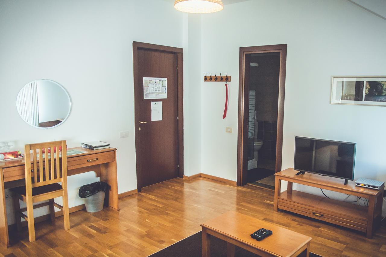 ホテル Casa Pescarilor Lunca  エクステリア 写真